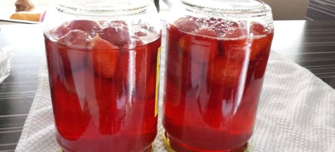 Компот из вишни и клубники на зиму